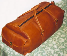 Ma&szlig;gefertigte Reisetasche